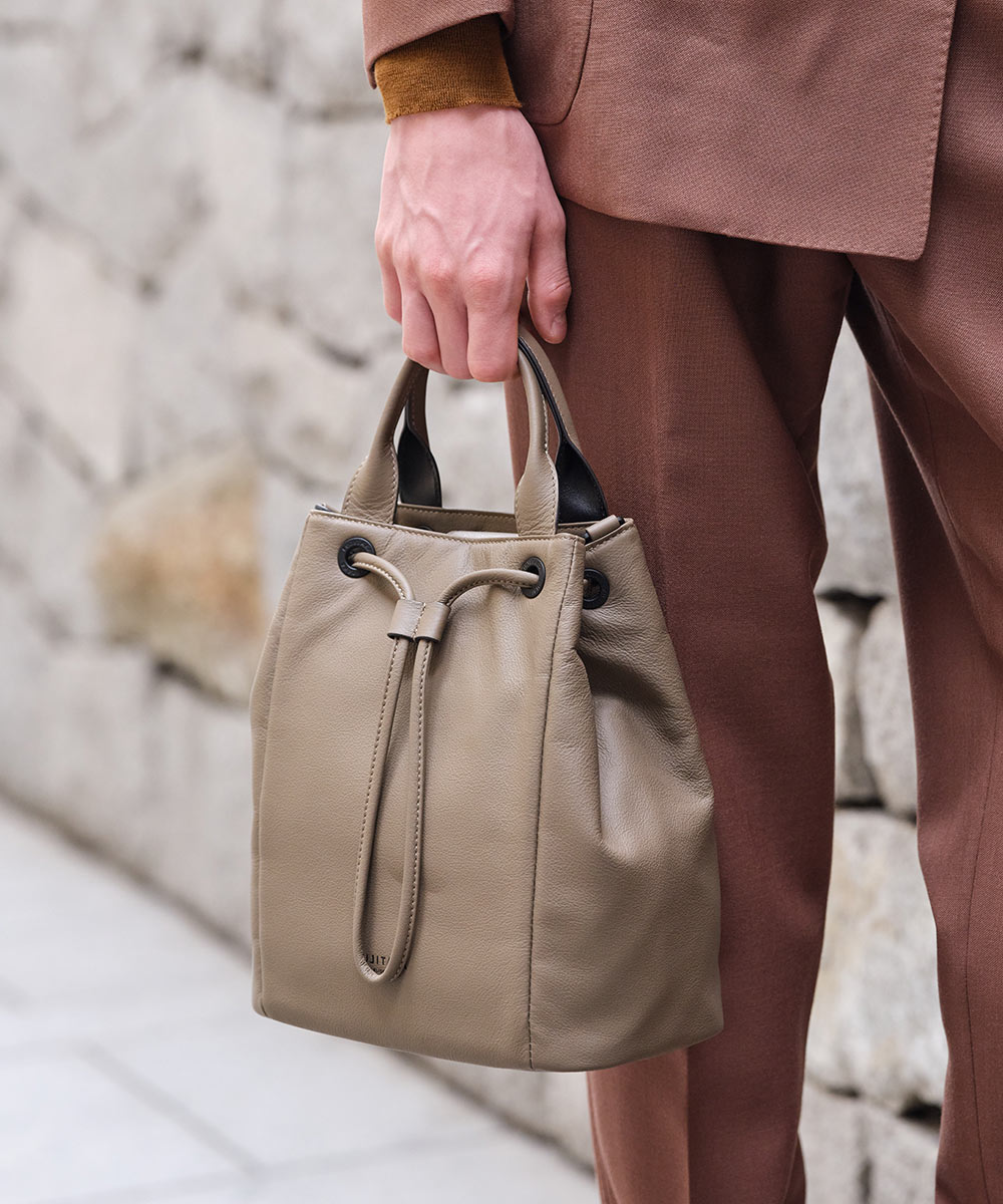 フジタカ ロカス レザー巾着ショルダーバッグ