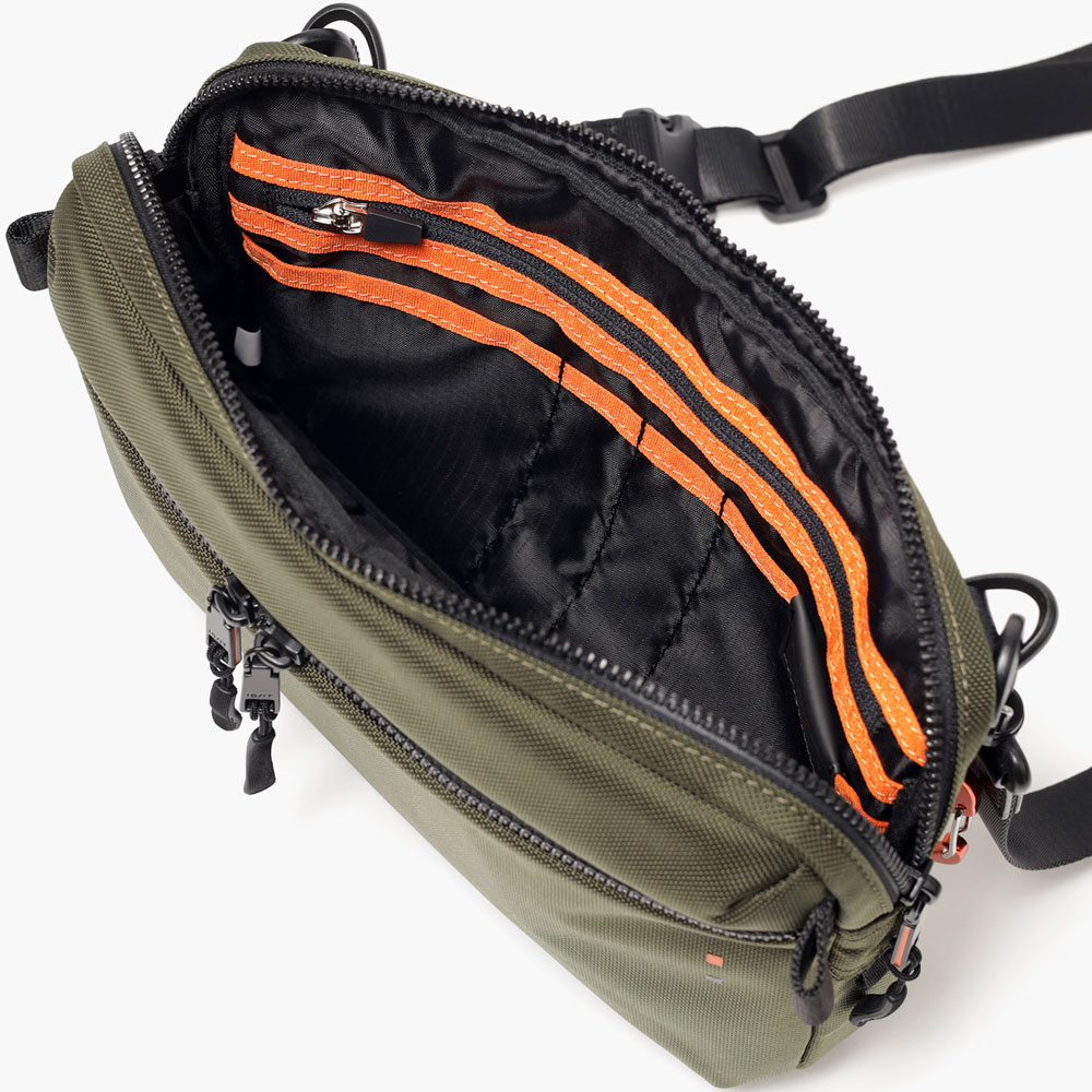 IS/IT ミリスト ショルダーバッグ