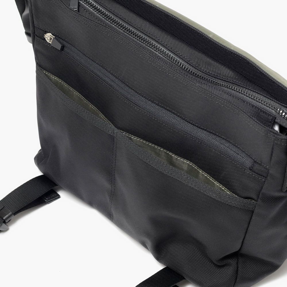 IS/IT ミリスト メッセンジャーバッグ