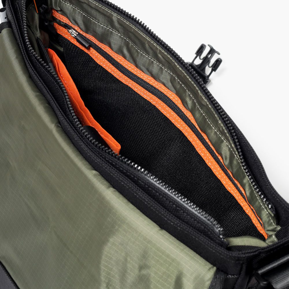 IS/IT ミリスト メッセンジャーバッグ