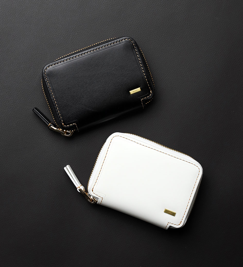 イズイット モノクロ 小銭入れ BOX型