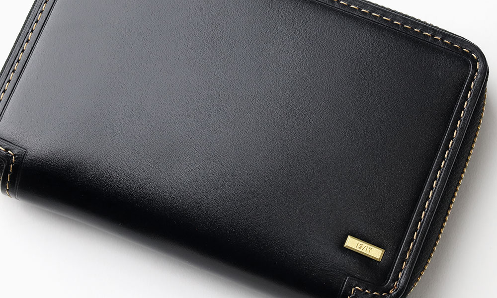 イズイット モノクロ セミ長財布 カード段9