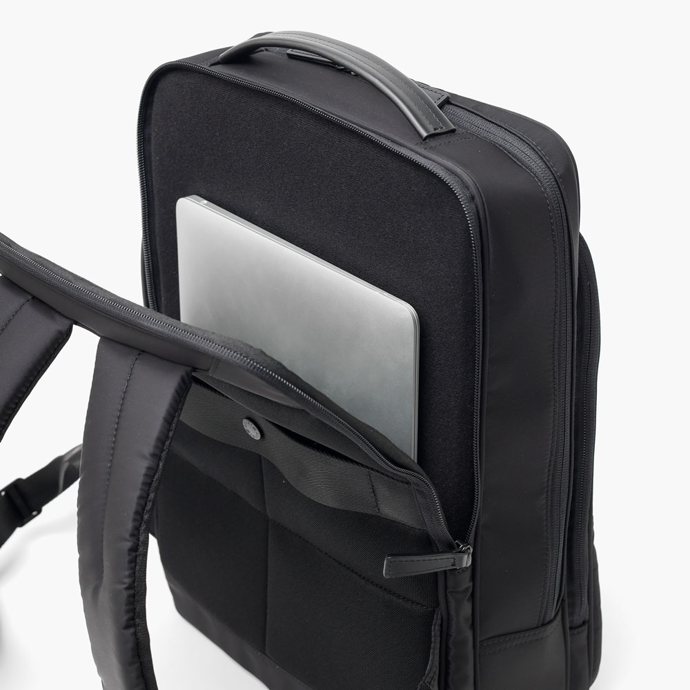 イズイット マイナビソリッド ビジネスリュック A4 セットアップ対応 サコッシュ付属