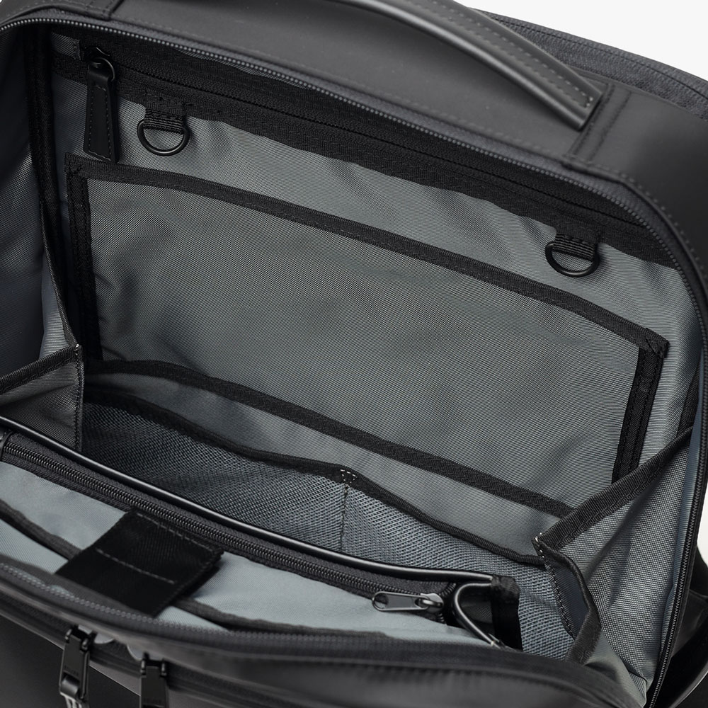 イズイット マイナビソリッド ビジネスリュック B4 セットアップ対応 サコッシュ付属