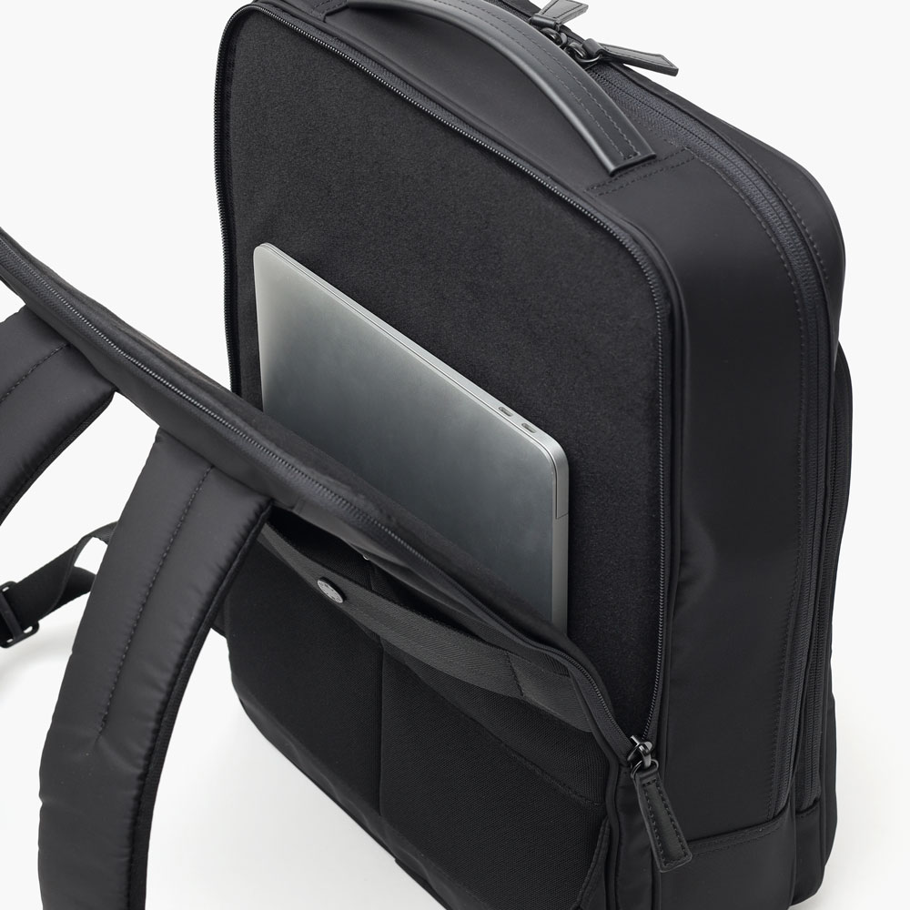 イズイット マイナビソリッド ビジネスリュック B4 セットアップ対応 サコッシュ付属