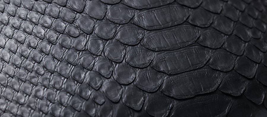 イズイット パイソン ラウンドファスナー長財布