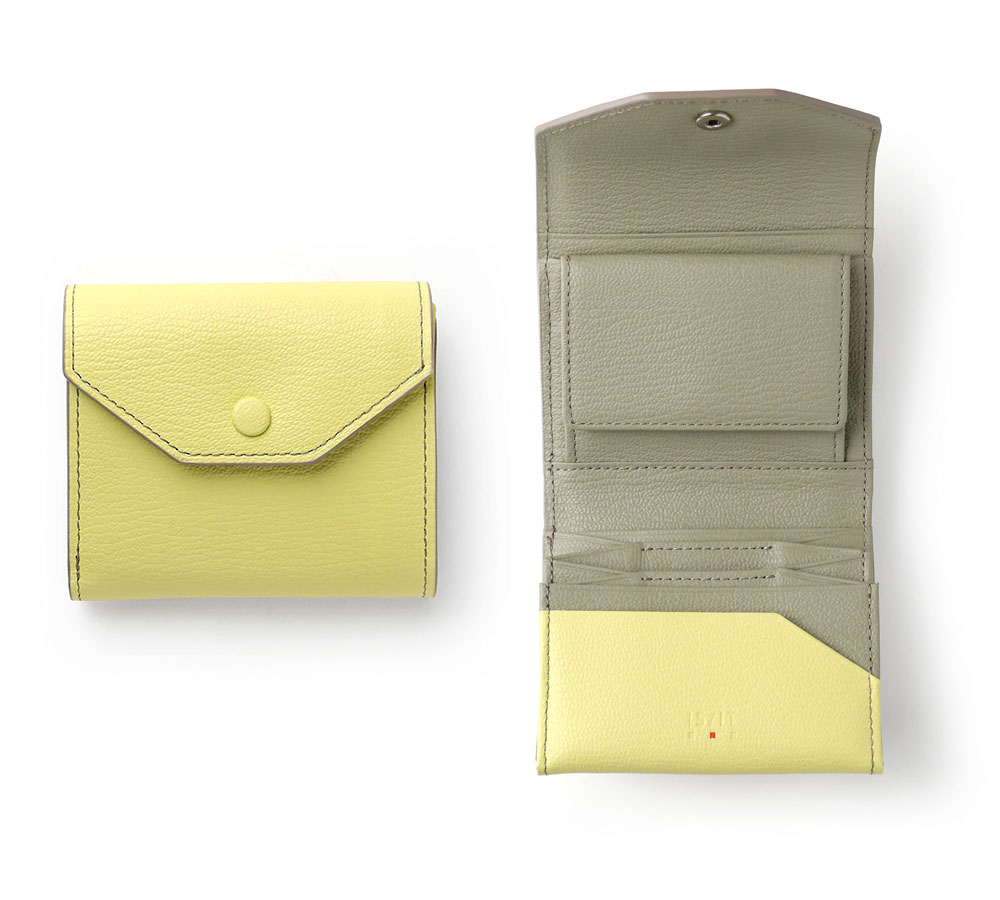 イズイット シュリー 二つ折り財布 BOX型小銭入れ カード段7