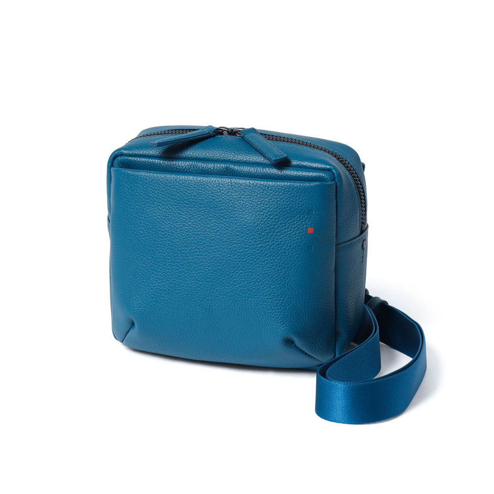 イズイット トラニオン レザーミニショルダーバッグ