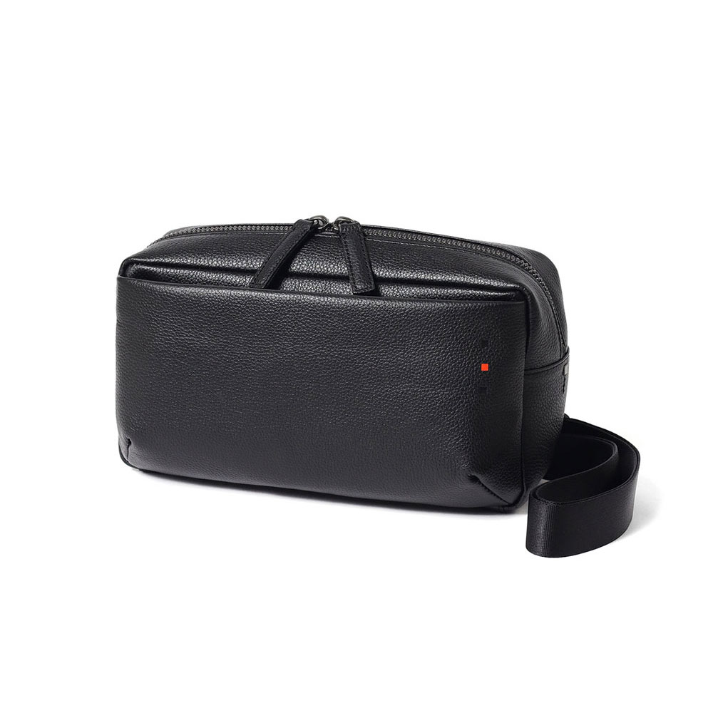 イズイット トラニオン レザーミニショルダーバッグ ヨコ型