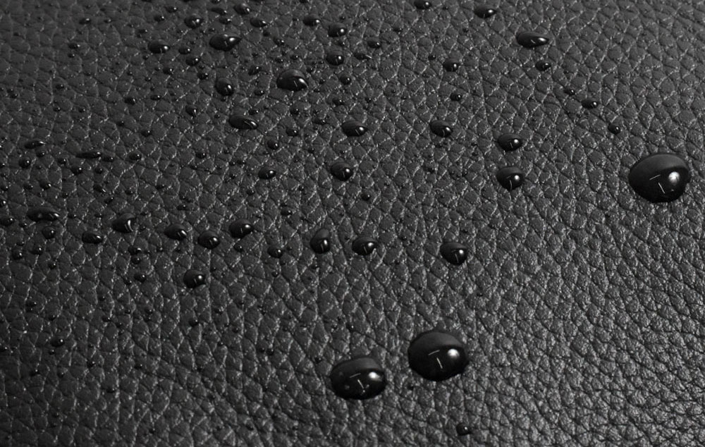 イズイット トラニオン レザーミニショルダーバッグ ヨコ型