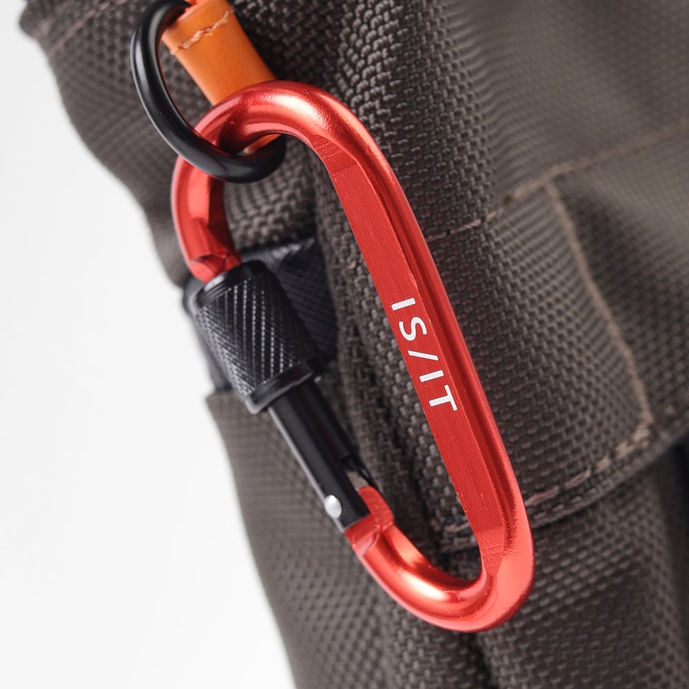 イズイット ショルダーバッグ A4