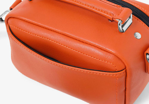 ミラ・ミラン オット ミニショルダーバッグ