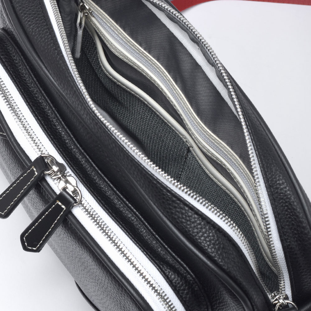 ミラ・ミラン トラスト ショルダーバッグ