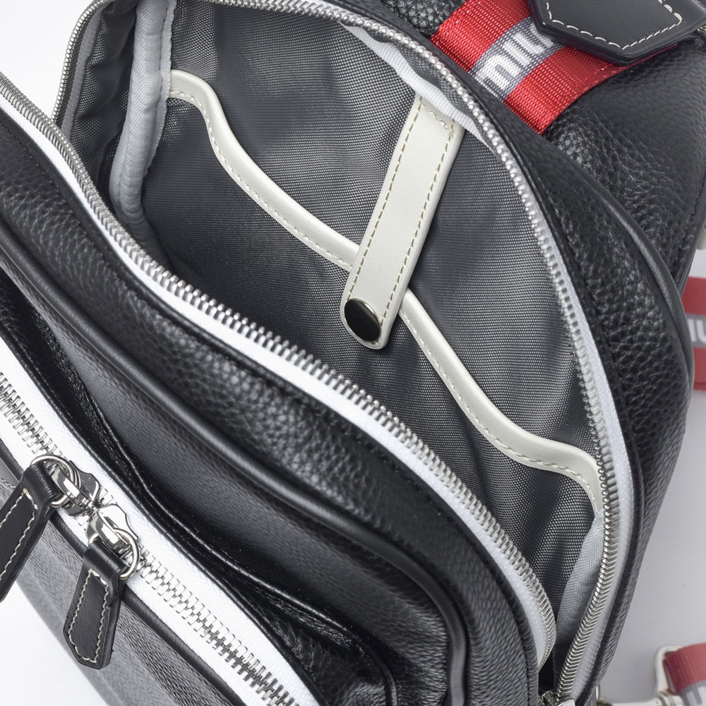 ミラ・ミラン トラスト ワンショルダーバッグ