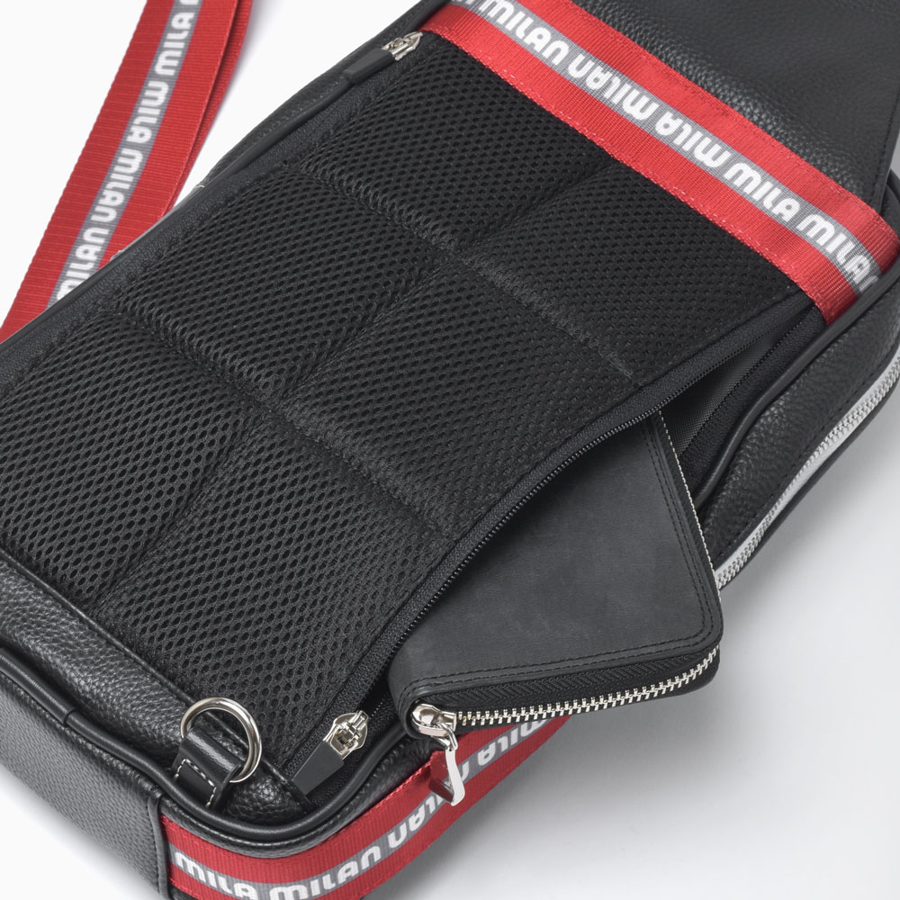 ミラ・ミラン トラスト ワンショルダーバッグ