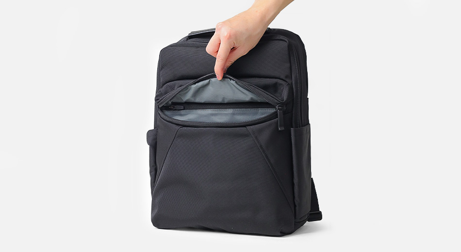 タケオキクチ バルジ ビジネスリュック B4 15.6インチ対応 ダブルルーム