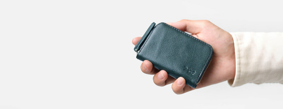 AXEのバッグ・財布・革小物