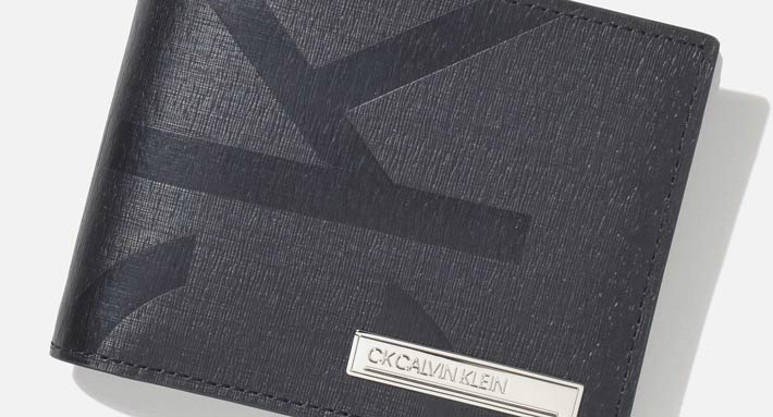 ck Calvin Klein(ck カルバン・クライン)CKカルバン・クライン ソーダ 二つ折り財布 カード段4 No.827624を販売