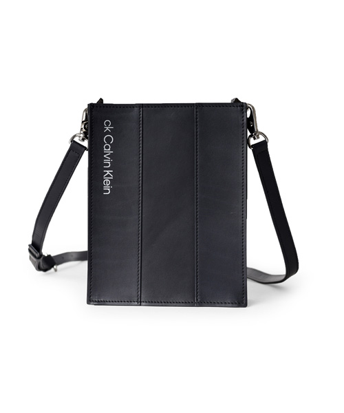Calvin Klein ショルダーバッグ 黒 ミニバッグ 鞄